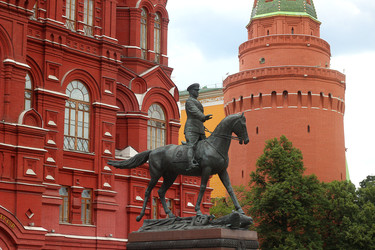 ПАМЯТНИК МАРШАЛУ ЖУКОВУ, ИСТОРИЧЕСКИЙ МУЗЕЙ, МОСКВА. MONUMENT TO MARSHAL ZHUKOV, HISTORICAL MUSEUM, MOSCOW - ViatorArt
