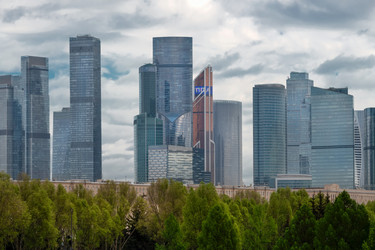 Вид на деловой комплекс "Москва-Сити" из парка Победы на Поклонной горе. Москва - kostya6969