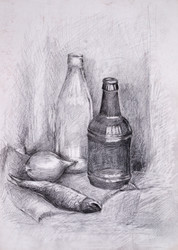 Натюрморт карандашом, состоящий из бутылки, лука и рыбы на ткани - Serg Zastavkin