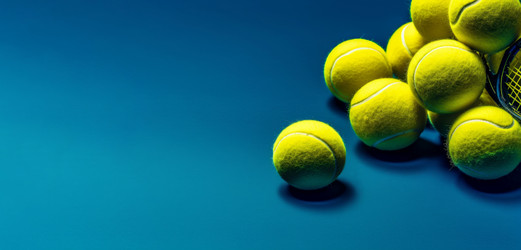 Спортивный баннер с теннисным мячом. Много тренировок. Генерировать искусственный интеллект - yliv