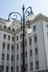 Фрагмент фасада старинного жилого дома в центре Киева (2013 год) - IgorRozhkov