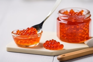 Еда с красной икрой. Лосось из морепродуктов. Генерировать искусственный интеллект - yliv