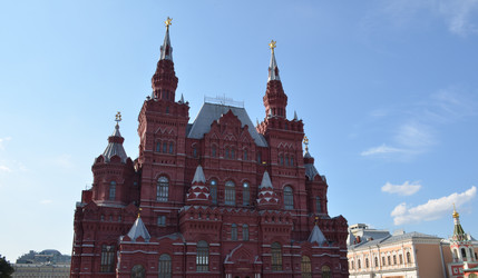 Здание Государственного исторического музея в стиле древнерусского зодчества у стен Московского Кремля на Красной площади в городе Москва - AllaKotova
