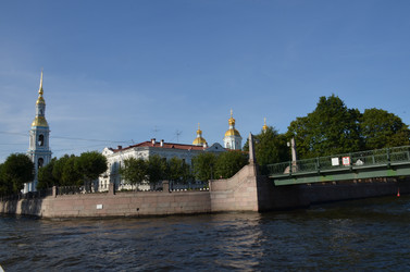 Николо-Богоявленский Морской собор (Никольский Морской собор) в Санкт-Петербурге – православный храм, памятник елизаветинского барокко в церковной архитектуре на пересечении Крюкова канала и канала Грибоедова в солнечный летний день, архитектор Чевакински - AllaKotova