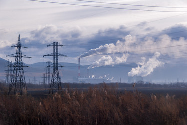 ЛЭП на фоне ТЭЦ. Южно-Сахалинск. Сахалин. A power line on the background of a thermal power plant. Yuzhno-Sakhalinsk. Sakhalin. (marka) - marka