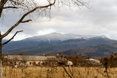 Вид на заснеженные сопки. Пик Чехова. Сахалин. View of the snow-covered hills. Chekhov Peak. Sakhalin. (marka) - marka