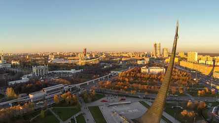 москва - 19 октября: вид на город с беспилотного квадрокоптера - paha_l