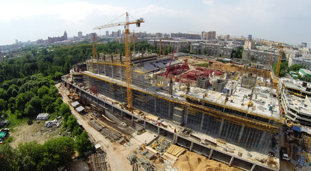 россия, москва - 6 июня 2014: городской пейзаж со строительством - paha_l