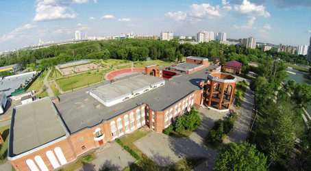 россия, москва - 26 мая 2014 года: городской пейзаж с дворцом - paha_l