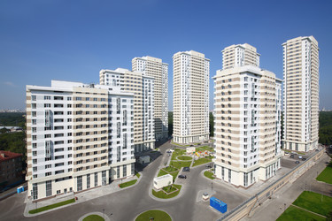 москва - 09 августа: жилой комплекс "лосиный остров", август - paha_l