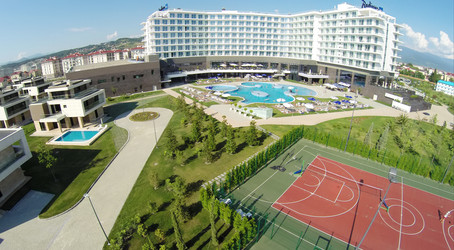 РОССИЯ, СОЧИ - 25 июля 2014 года: Отель Radisson Blu и - paha_l