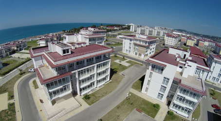 СОЧИ, РОССИЯ - 1 АВГУСТА 2014: Жилой комплекс city-hotel Velvet - paha_l
