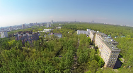 москва, россия - 1 мая 2014 года: здания центральной клинической больницы - paha_l