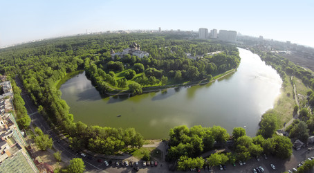 россия, москва - 23 мая 2014 года: городской пейзаж с кафедральным собором - paha_l