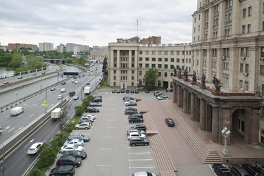 россия, москва - 18 мая 2015 года: городской пейзаж со старым зданием - paha_l