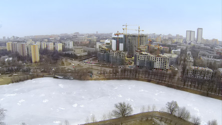 москва, россия - 02 марта 2014 г.: вид с высоты птичьего полета на новую высотку - paha_l