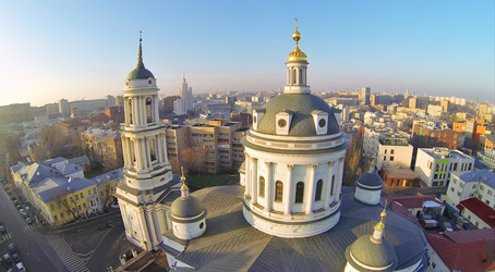 красивая церковь мартина исповедника в зимний солнечный день в - paha_l