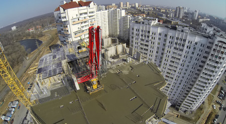 москва, россия -: сооружение 25 марта 2014 года - paha_l