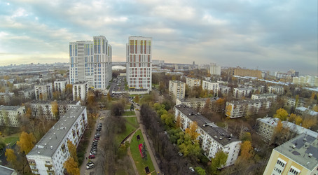 москва - 17 октября: вид с беспилотного квадрокоптера на жилые дома - paha_l