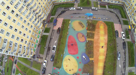 москва, россия - 16 ноября 2013 года: один из дворов в - paha_l