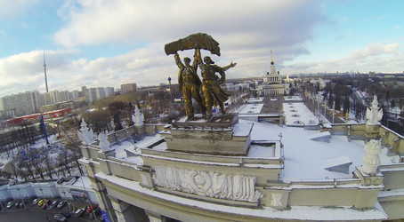 главный вход и центральный павильон всероссийского выставочного центра - paha_l
