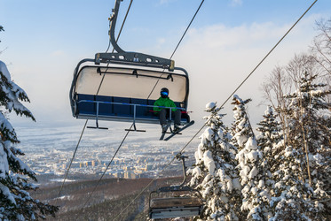Горнолыжный комплекс «Горный воздух». Сахалин. View of the ski complex "Gorny Vozduh". Sakhalin. (marka) - marka