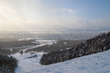 Горнолыжный комплекс «Горный воздух». Сахалин. View of the ski complex "Gorny Vozduh". Sakhalin. (marka) - marka