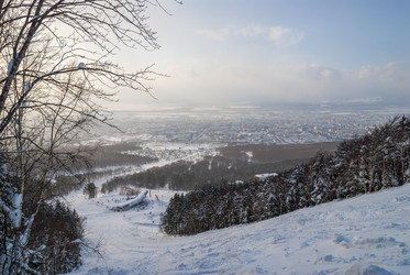 Горнолыжный комплекс «Горный воздух». Сахалин. View of the ski complex "Gorny Vozduh". Sakhalin. (marka) - marka