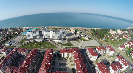 сочи, вид с высоты птичьего полета, адлер, отель на морском курорте - paha_l