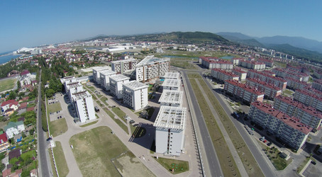 СОЧИ, РОССИЯ - 1 АВГУСТА 2014 года: Отель Bridge Resort и - paha_l