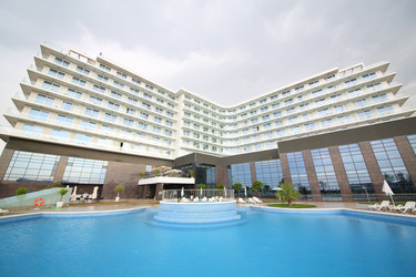 СОЧИ, РОССИЯ - 27 июля 2014 года: Строительство отеля Radisson - paha_l