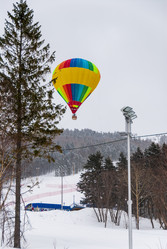 Горнолыжный комплекс «Горный воздух». Сахалин. View of the ski complex "Gorny Vozduh". Sakhalin. (marka) - marka