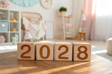деревянные блоки отображения 2028 года в уютном помещении - RomanZ
