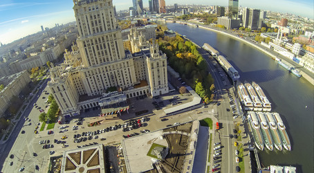 москва - 12 октября: вид с беспилотного квадрокоптера на - paha_l