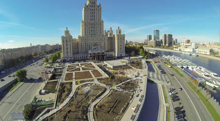москва - 12 октября: реконструкция площади у памятника - paha_l