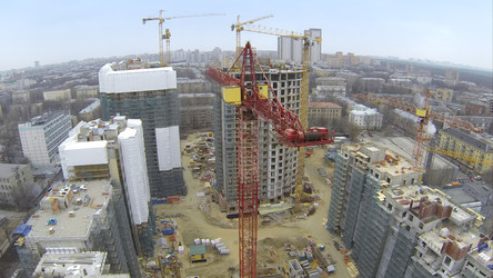 москва, россия - 02 марта 2014: вид с высоты птичьего полета на новую высотку - paha_l