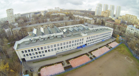 жилой район в большом городе. вид с беспилотного квадрокоптера - paha_l