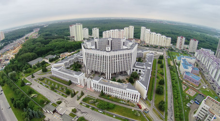 россия, москва - 28 мая 2014 года: городской пейзаж с военными - paha_l