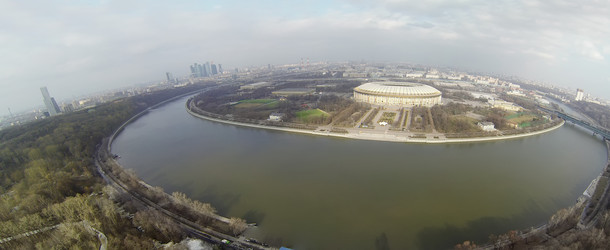москва, россия - 26 февраля 2014: городской пейзаж с футбольным комплексом - paha_l