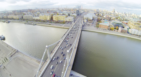 крымский мост и панорама москвы, россия. вид с - paha_l