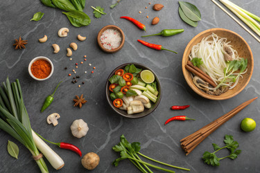Свежие ингредиенты, приготовленные для приготовления вкусных блюд на кухне - RomanZ