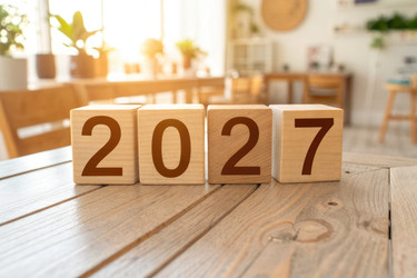 Блоки, показывающие 2027 год в светлом и уютном помещении - RomanZ