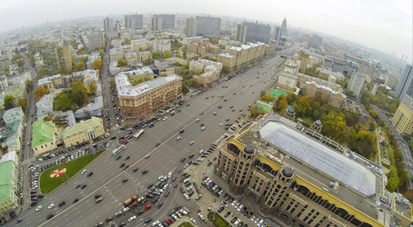 москва - 10 октября: городской пейзаж с торгово-деловым центром - paha_l