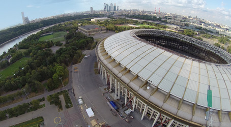 москва - 16 августа 2014 года: ремонт стадиона "лужники" в олимпийском - paha_l