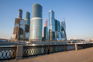 Городской пейзаж комплекса "Москва-Сити" вечером - paha_l