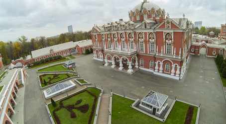 москва - 10 октября: вид с беспилотного квадрокоптера на - paha_l
