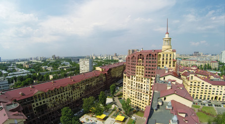РОССИЯ, МОСКВА - 6 июня 2014: Современный жилой комплекс - paha_l