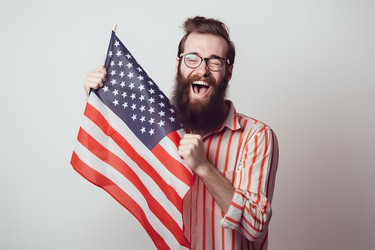 Мужчина с флагом США. Генерировать искусственный интеллект - yliv