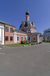 Храм Великомученицы Екатерины на Всполье. Москва, улица Большая Ордынка, 60/2. Солнечный день в середине августа - Wombat