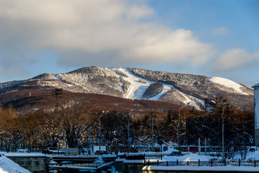 Вид на горнолыжный комплекс «Горный воздух». Сахалин. View of the ski complex "Gorny Vozduh". Sakhalin. (marka) - marka